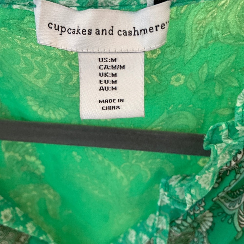 Cupcakes & Cashmere Floral Puff Sleeve Blouse Green Paisley Print Size Medium - Picture 3 of 6